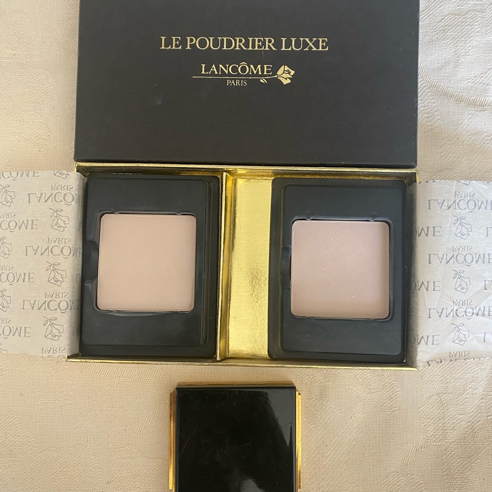 Beautiful Le Poudrier Luxe Lancôme Paris Vintage Powder Makeup Compact w/refills